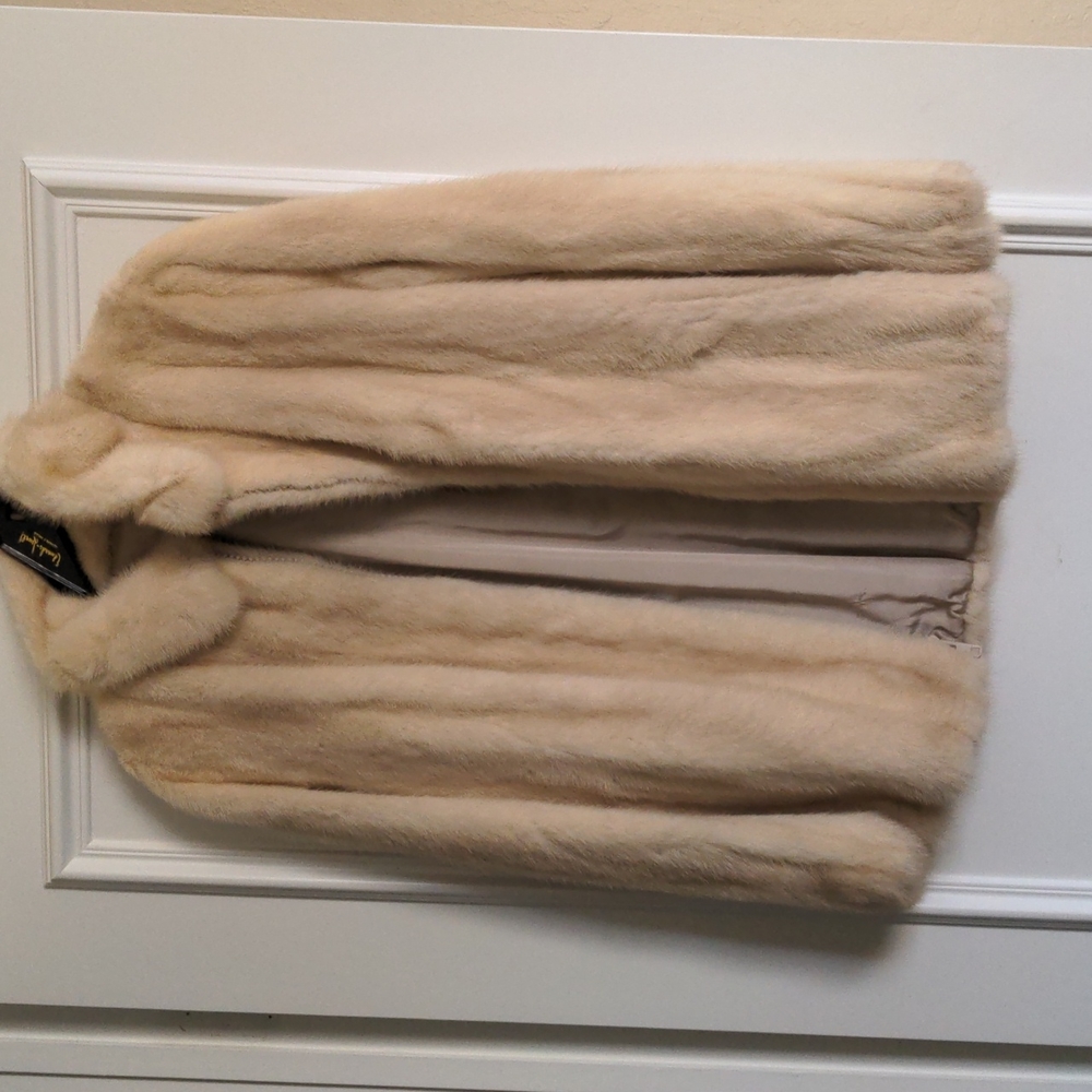 Edwards Lowell Beverly Hills white rabbit fur